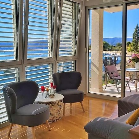 Apartment Lora أوميس المظهر الخارجي الصورة