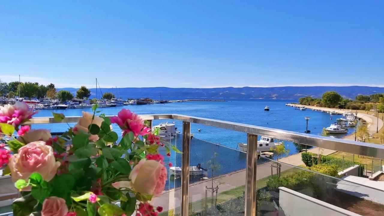 Apartment Lora أوميس المظهر الخارجي الصورة