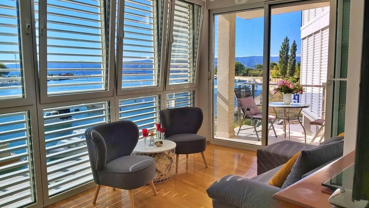 Apartment Lora أوميس المظهر الخارجي الصورة