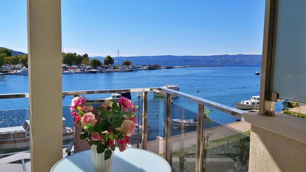 Apartment Lora أوميس المظهر الخارجي الصورة