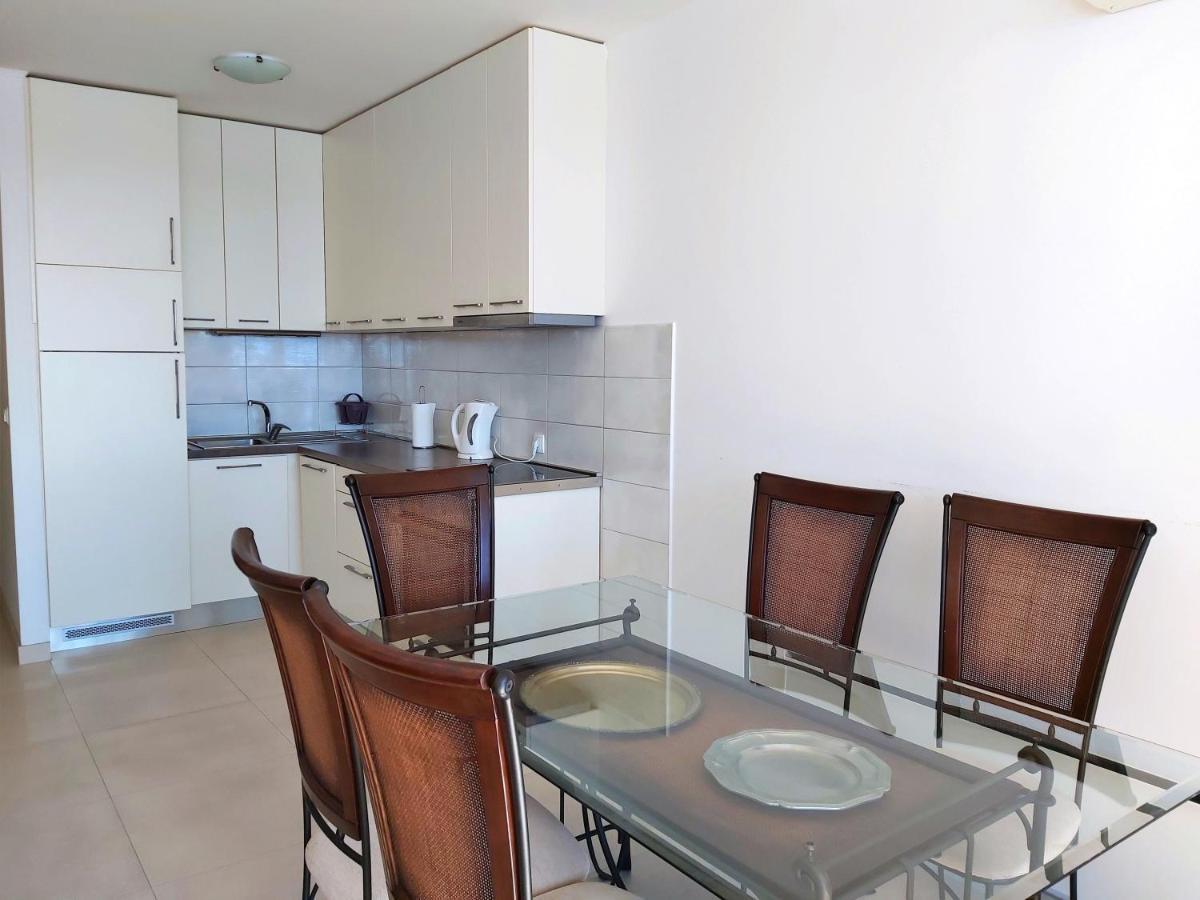 Apartment Lora أوميس المظهر الخارجي الصورة