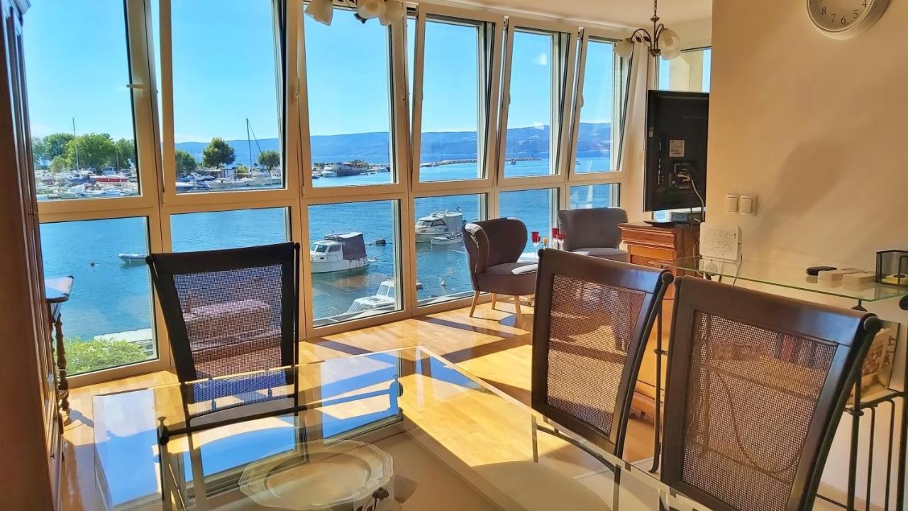 Apartment Lora أوميس المظهر الخارجي الصورة
